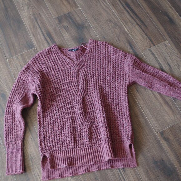 Denver Hayes Plum Color Ladies Sweater - Picture 2 of 4